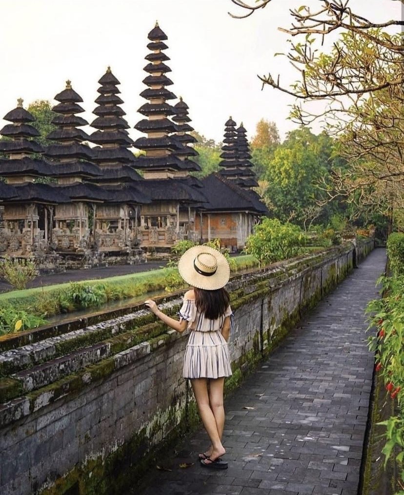 Side view of the ornate Taman Ayun Temple grounds